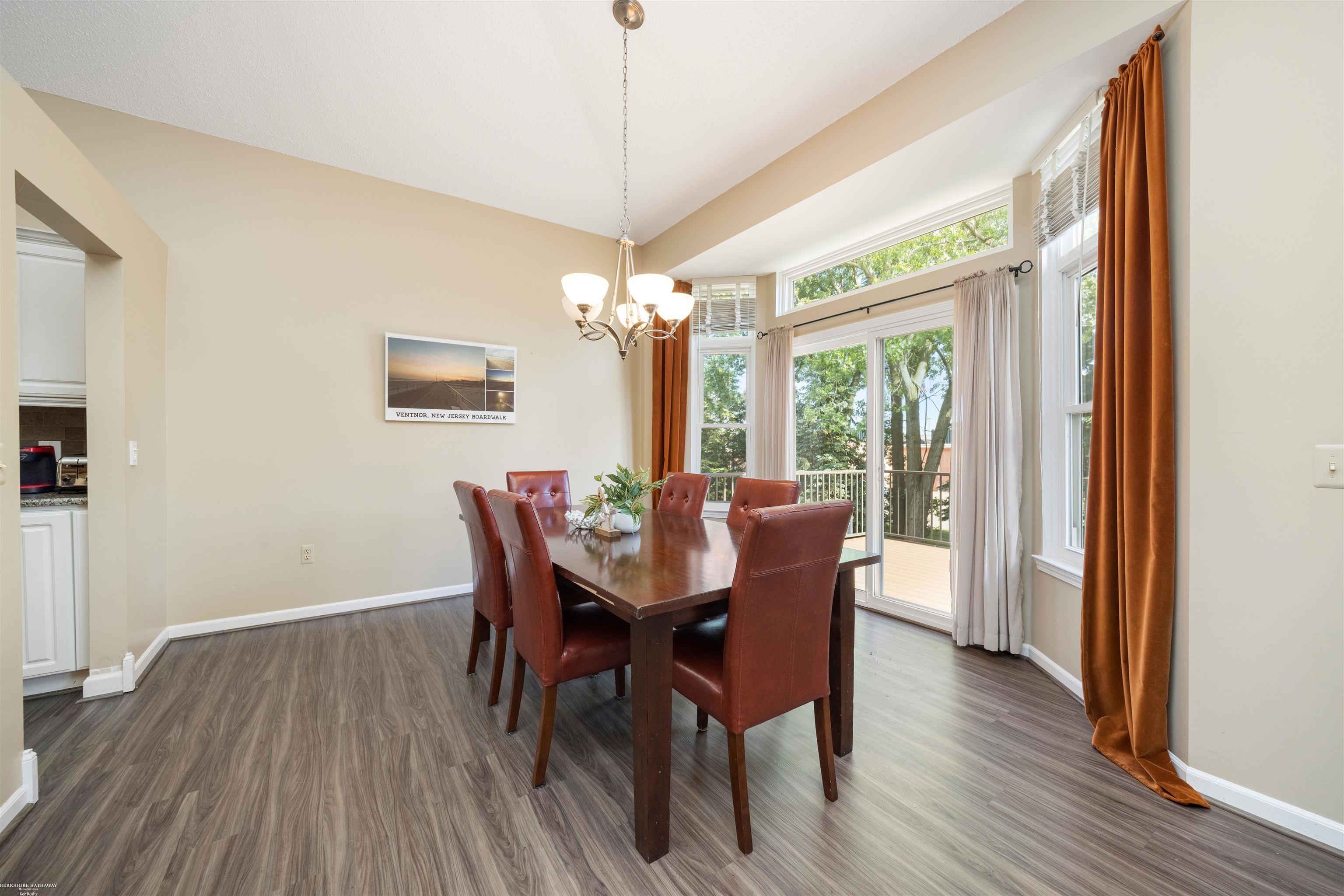 3157 Silverbrook Drive Rochester, MI 48306 - Photo 8 of 39 50143120-c550e4e9-dcfc-45a3-a938-9ae1095e844a.JPG