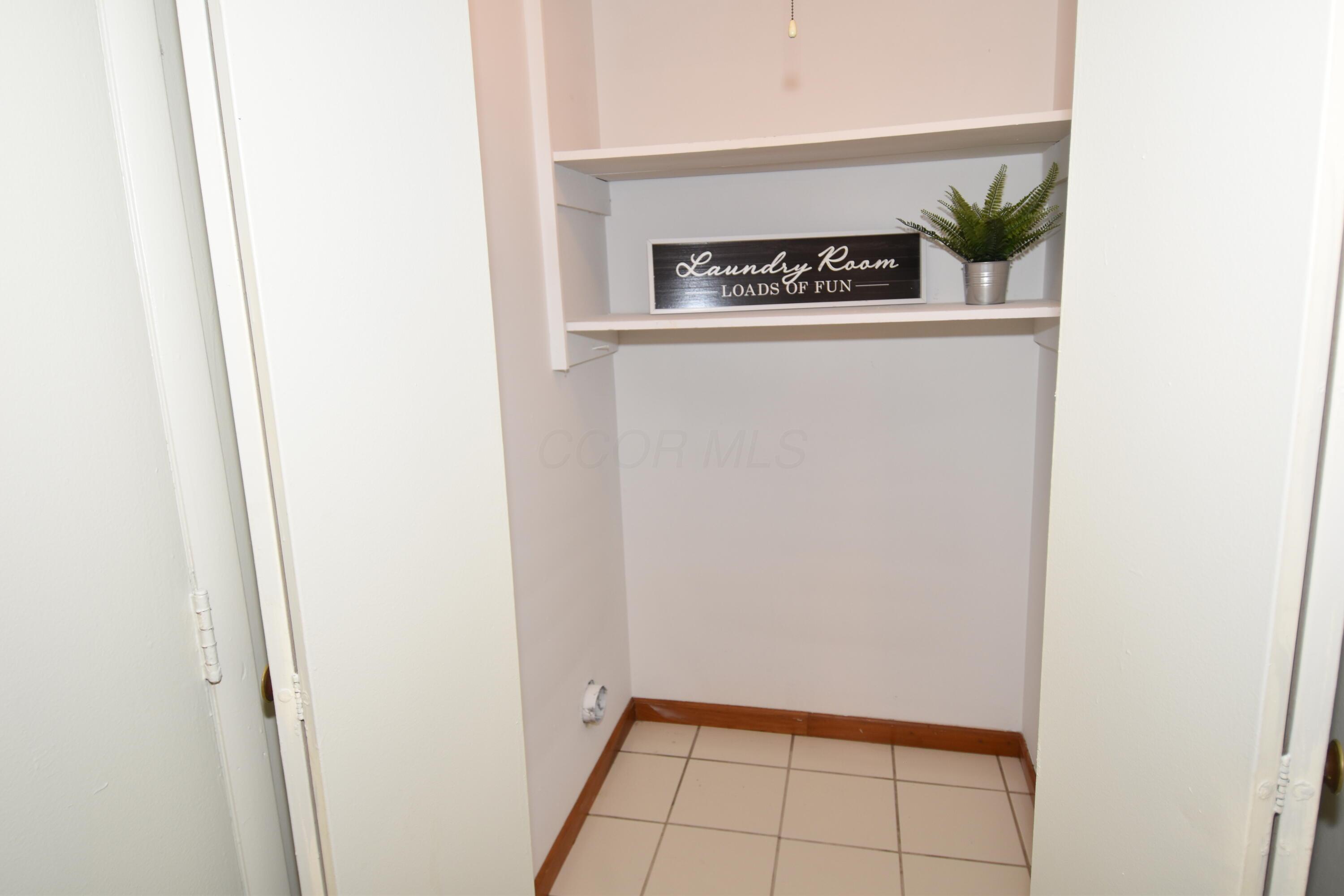 7075 Bartlett Road Reynoldsburg, OH 43068 - Photo 13 of 34 Laundry/Pantry