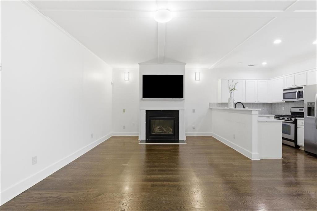 1076 North Village Drive Decatur, GA 30032 - Photo 9 of 30