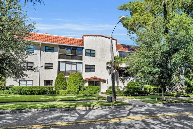 $550,000 | 535 North Interlachen Avenue, Unit 203, Winter Park, FL 32789