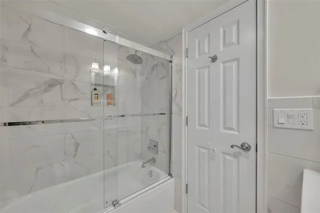 $550,000 | 535 North Interlachen Avenue, Unit 203, Winter Park, FL 32789