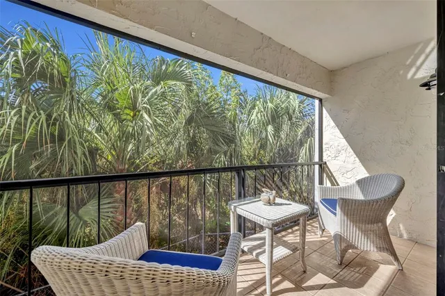 $550,000 | 535 North Interlachen Avenue, Unit 203, Winter Park, FL 32789