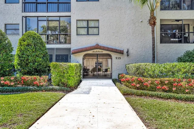 $550,000 | 535 North Interlachen Avenue, Unit 203, Winter Park, FL 32789