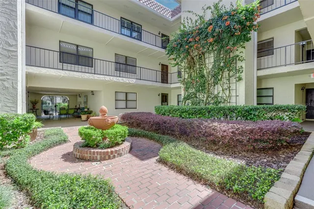 $550,000 | 535 North Interlachen Avenue, Unit 203, Winter Park, FL 32789