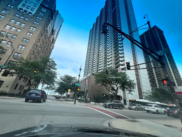 $2,695 | 6033 North Sheridan Road, Unit 8G, Chicago, IL 60660