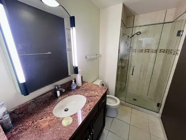 $2,695 | 6033 North Sheridan Road, Unit 8G, Chicago, IL 60660