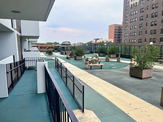 $2,695 | 6033 North Sheridan Road, Unit 8G, Chicago, IL 60660