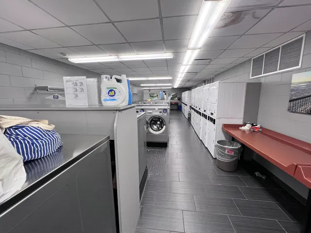 $2,695 | 6033 North Sheridan Road, Unit 8G, Chicago, IL 60660