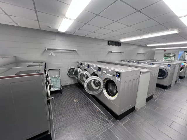 $2,695 | 6033 North Sheridan Road, Unit 8G, Chicago, IL 60660