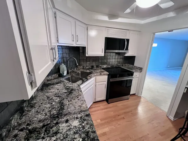 $2,695 | 6033 North Sheridan Road, Unit 8G, Chicago, IL 60660