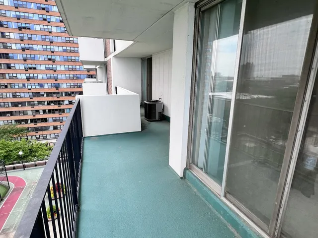 $2,695 | 6033 North Sheridan Road, Unit 8G, Chicago, IL 60660