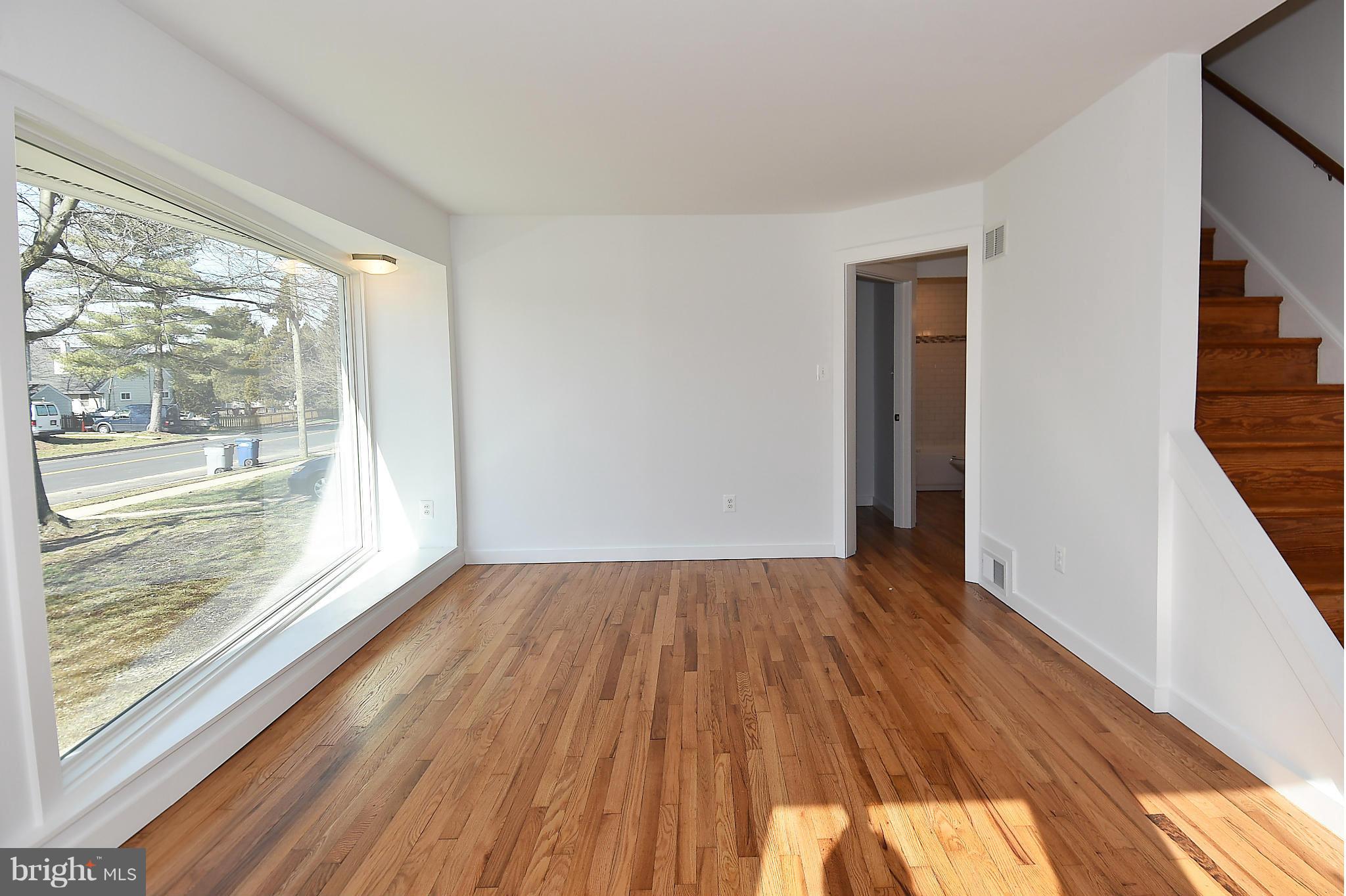 6913 Quander Road Alexandria, VA 22307 - Photo 4 of 30 Living Room