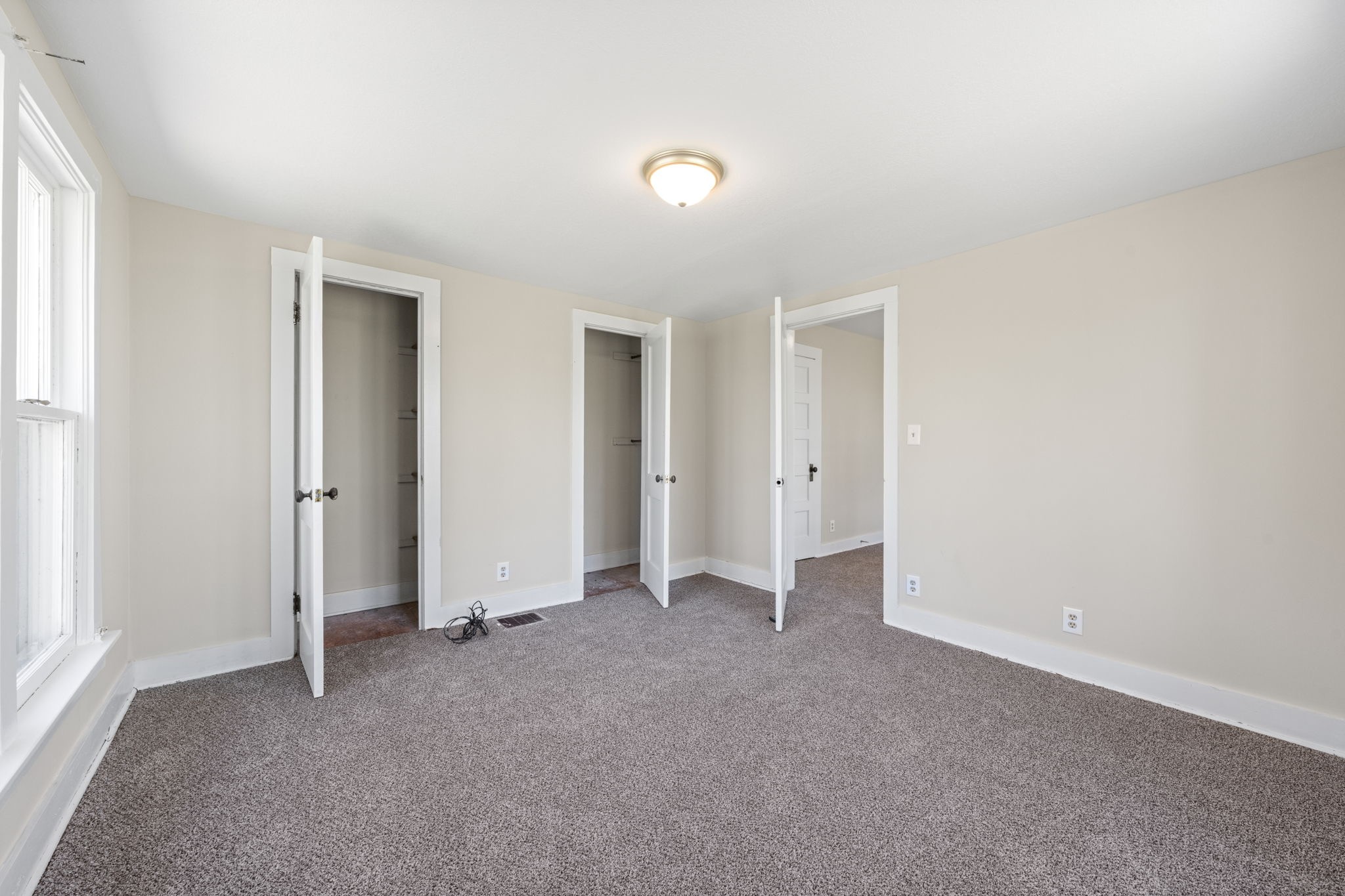 66 Monroe Street Cadiz, KY 42211 - Photo 8 of 15 an empty room with closet area
