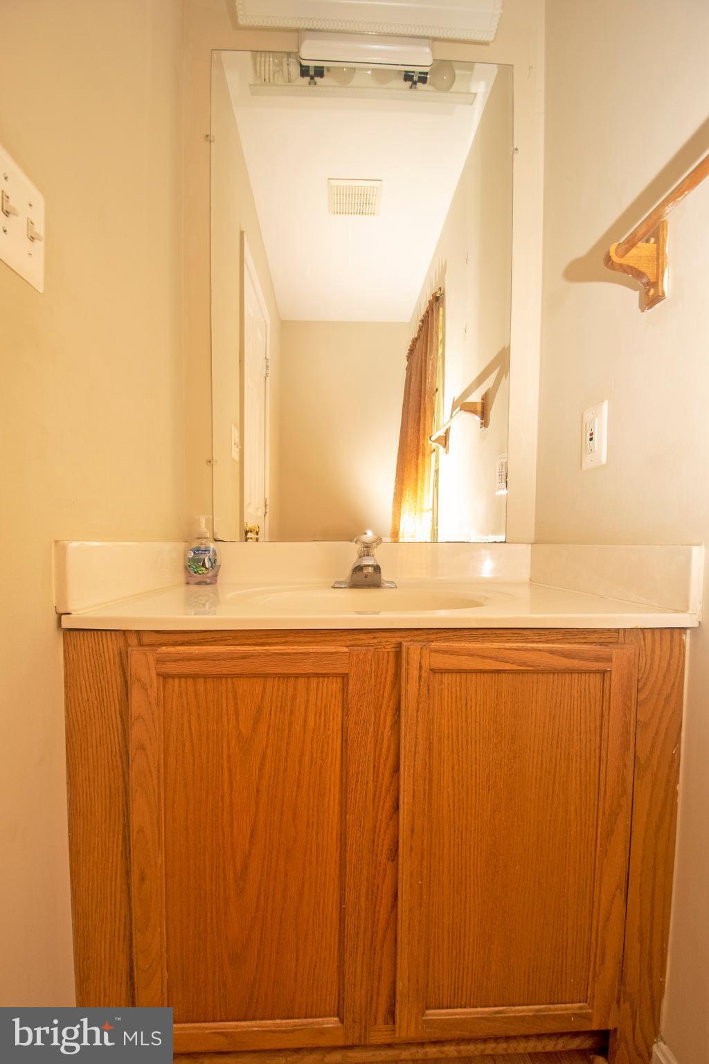 112 Remount View Road Front Royal, VA 22630 - Photo 32 of 50 Main Level Powder Room