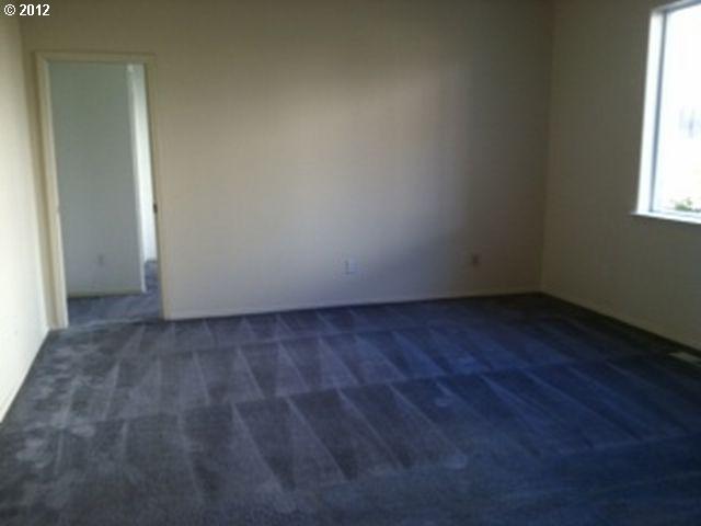 14081 Southwest Viewpoint Court Portland, OR 97224 - Photo 6 of 10 Gallery Image 6