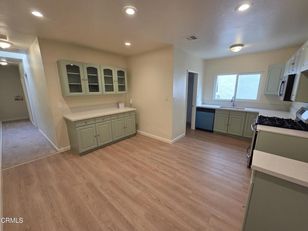 407 South Verdugo Road Glendale, CA 91205 - Photo 21 of 44 Kitchen 1