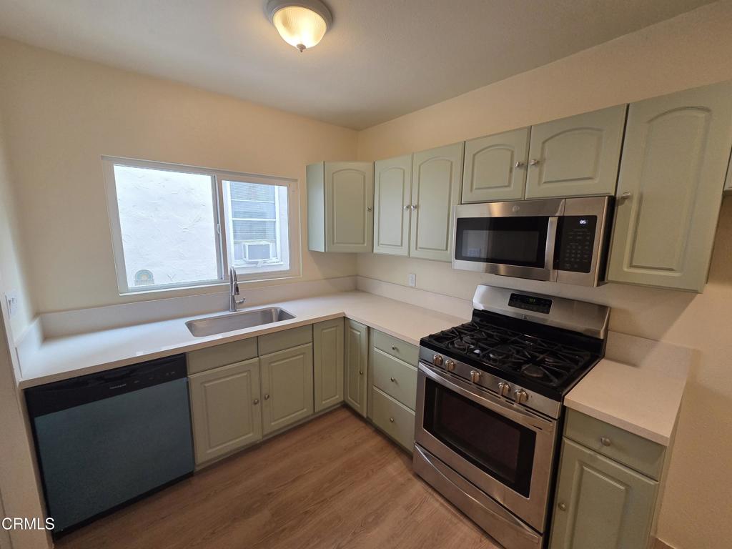 407 South Verdugo Road Glendale, CA 91205 - Photo 24 of 44 Kitchen 4