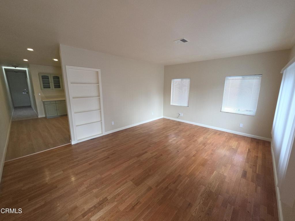 407 South Verdugo Road Glendale, CA 91205 - Photo 31 of 44 Living 1