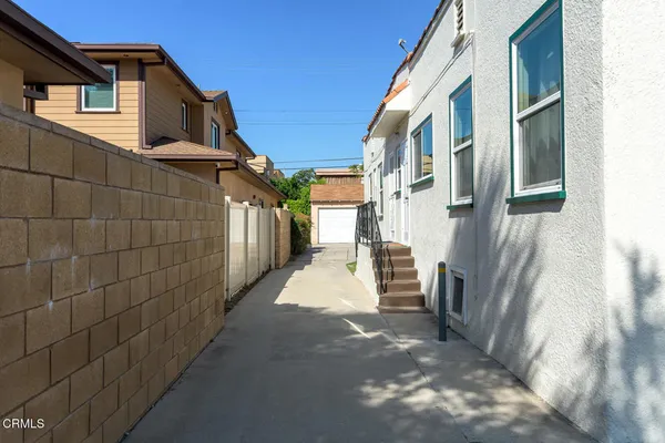 $1,199,000 | 407 South Verdugo Road, Glendale, CA 91205