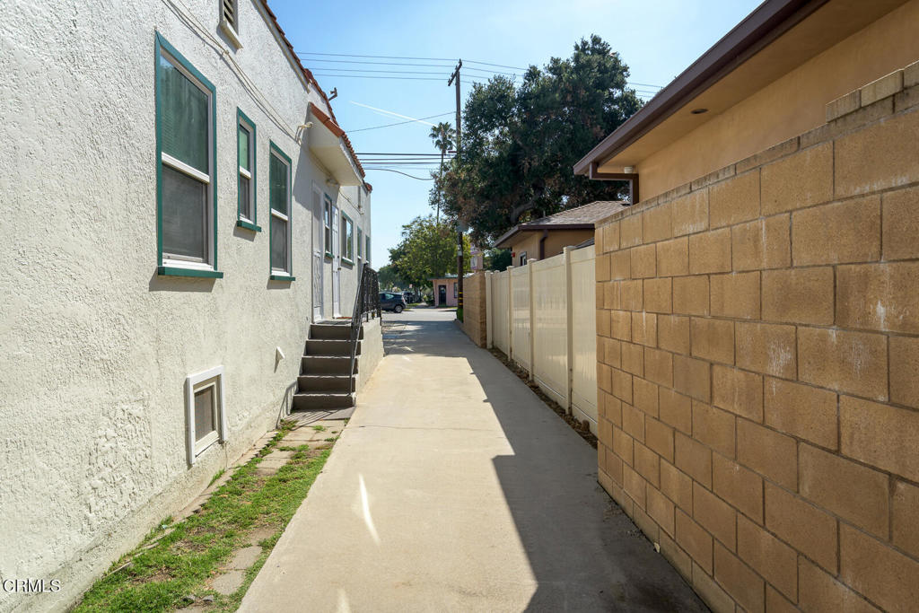 407 South Verdugo Road Glendale, CA 91205 - Photo 7 of 44 009_407 S Verdugo Rd_GYP-MLS