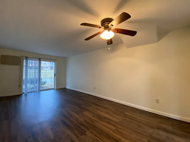 $1,707 | 383 Huse Road, Unit 36, Manchester, NH 03103