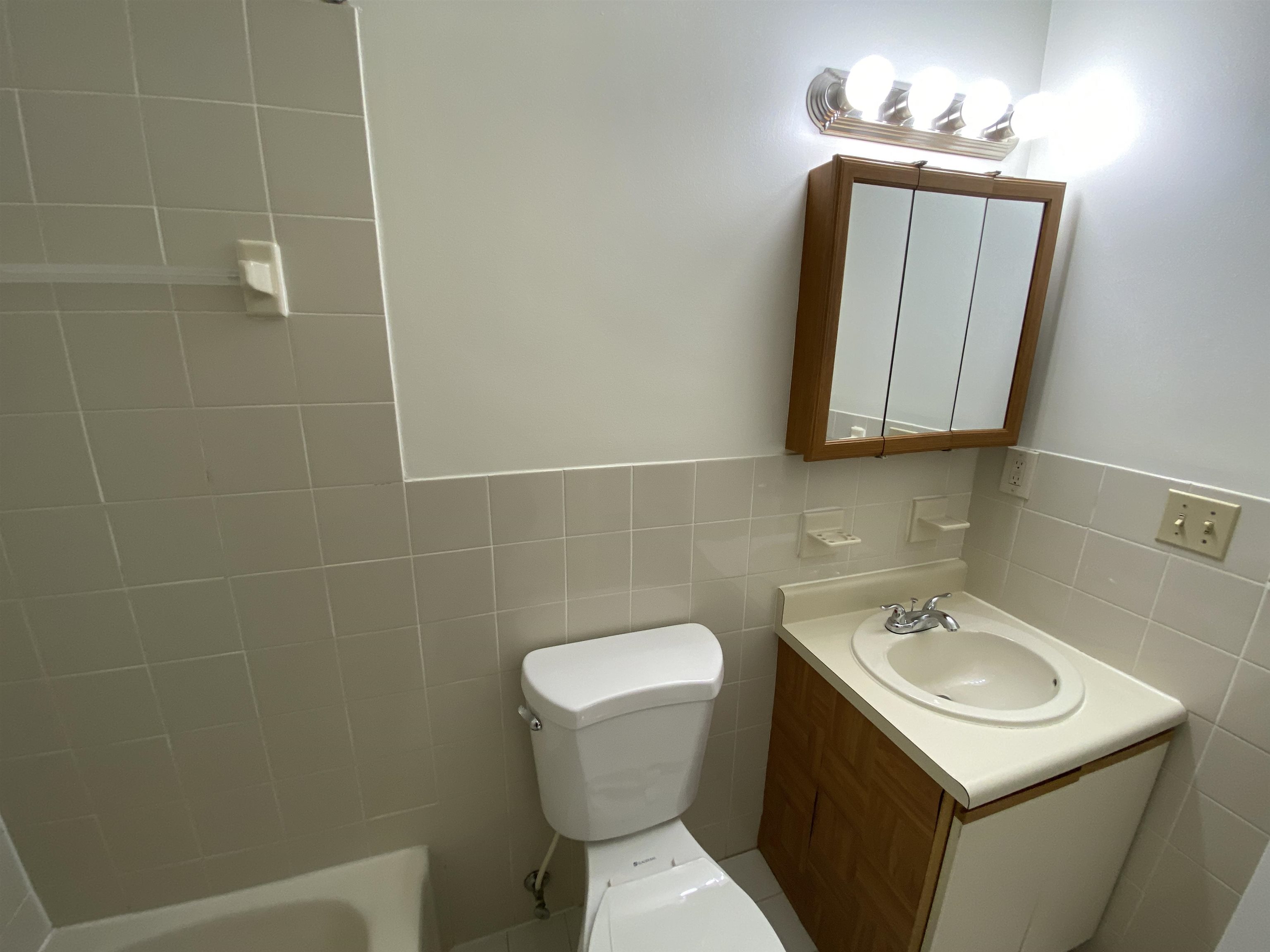 383 Huse Road, Unit 36 Manchester, NH 03103 - Photo 21 of 37