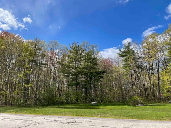 $1,707 | 383 Huse Road, Unit 36, Manchester, NH 03103