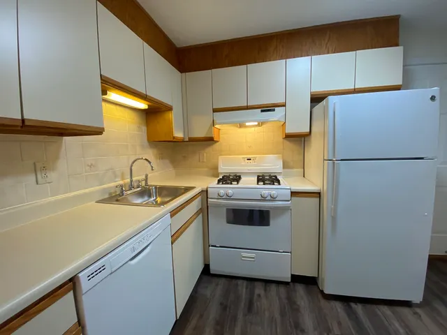 $1,707 | 383 Huse Road, Unit 36, Manchester, NH 03103