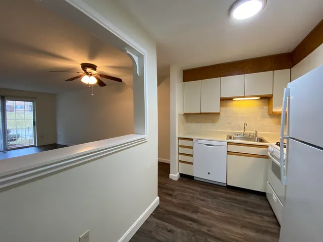 $1,707 | 383 Huse Road, Unit 36, Manchester, NH 03103