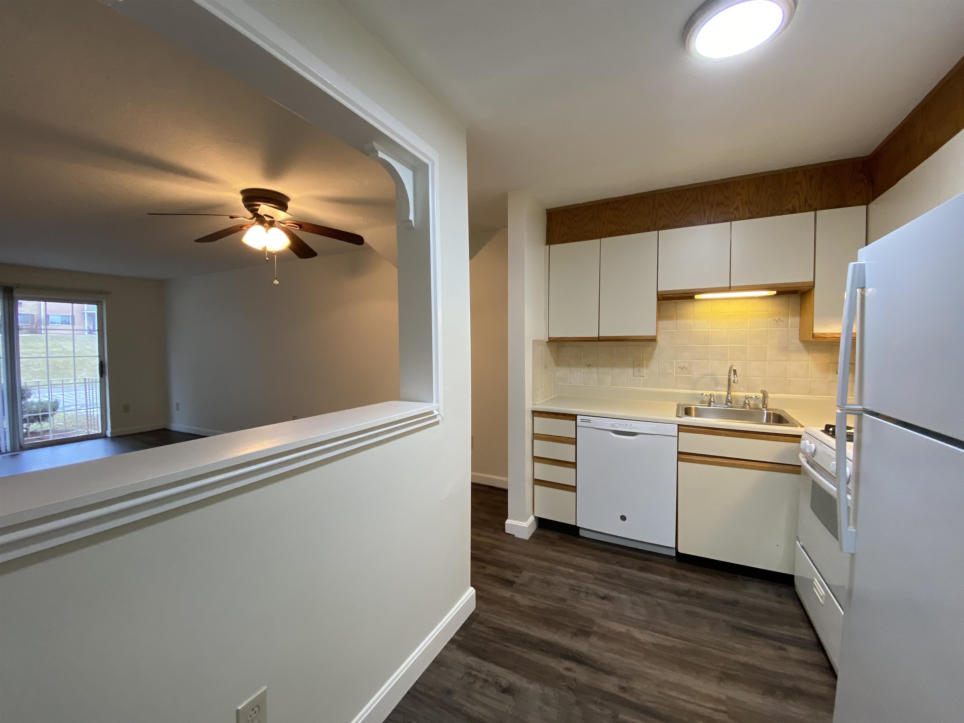 383 Huse Road, Unit 36 Manchester, NH 03103 - Photo 9 of 37