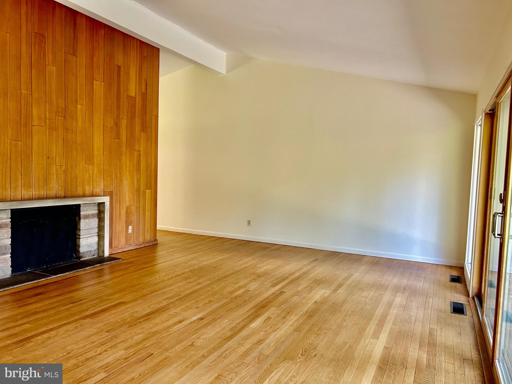 28 Pardoe Road Princeton, NJ 08540 - Photo 6 of 18 Bright,& spacious Livingroom-Cathedral Ceilings