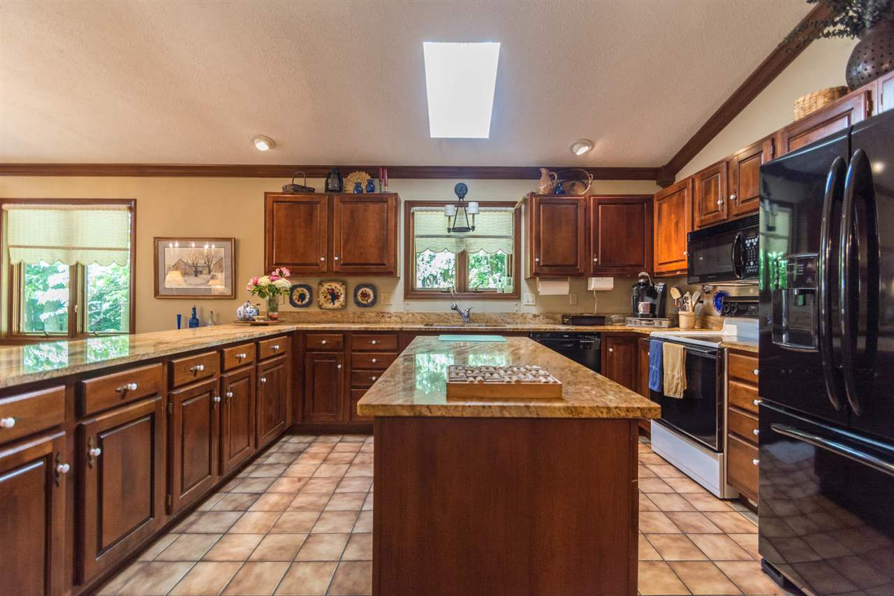 3223 South Inverness Farm Road Bloomington, IN 47401 - Photo 12 of 36