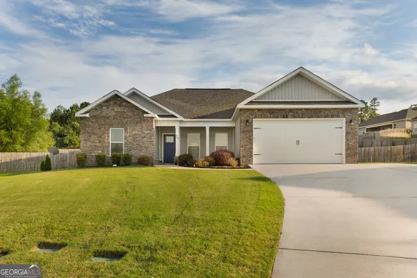 $2,200 | 404 Ledford Way, Bonaire, GA 31005