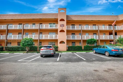 $95,000 | 9181 Sunrise Lakes Boulevard, Unit 210, Sunrise, FL 33322