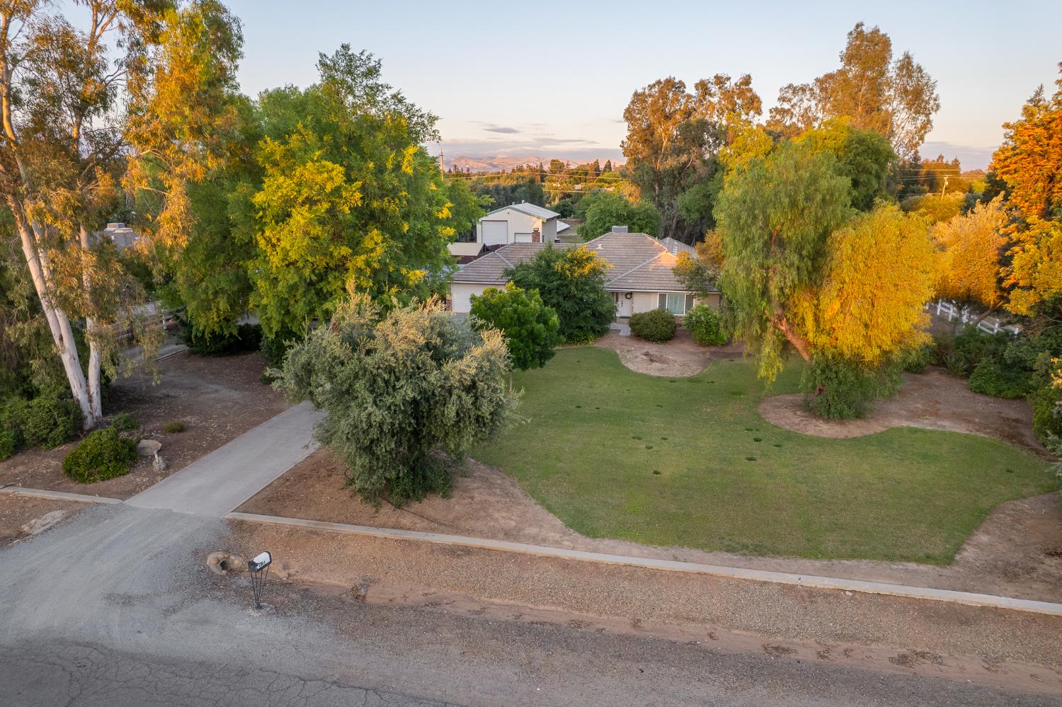 6160 North Sheridan Road Clovis, CA 93619 - Photo 4 of 52