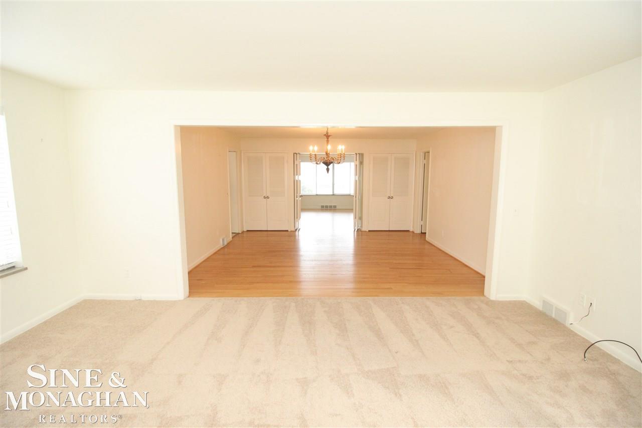 781 Harcourt Road Grosse Pointe, MI 48230 - Photo 19 of 36