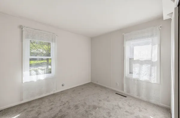 $325,000 | 910 Meadow Lane, Streamwood, IL 60107