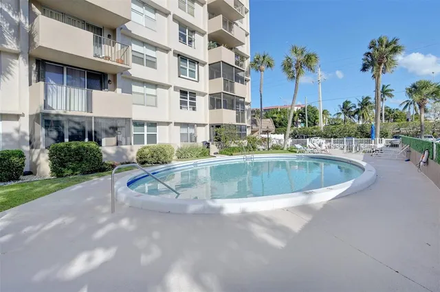 $1,995 | 777 South Federal Highway, Unit RP216, Pompano Beach, FL 33062