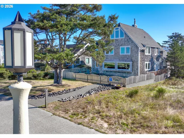 $2,195,000 | 1021 South Promenade, Seaside, OR 97138