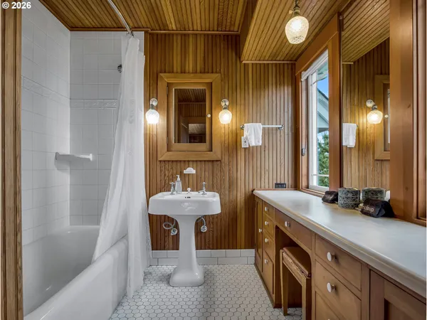 $2,195,000 | 1021 South Promenade, Seaside, OR 97138