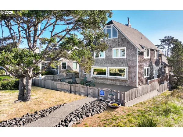 $2,195,000 | 1021 South Promenade, Seaside, OR 97138