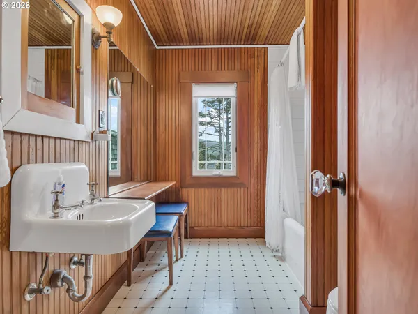 $2,195,000 | 1021 South Promenade, Seaside, OR 97138