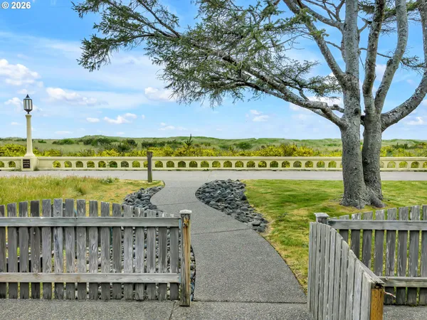 $2,195,000 | 1021 South Promenade, Seaside, OR 97138