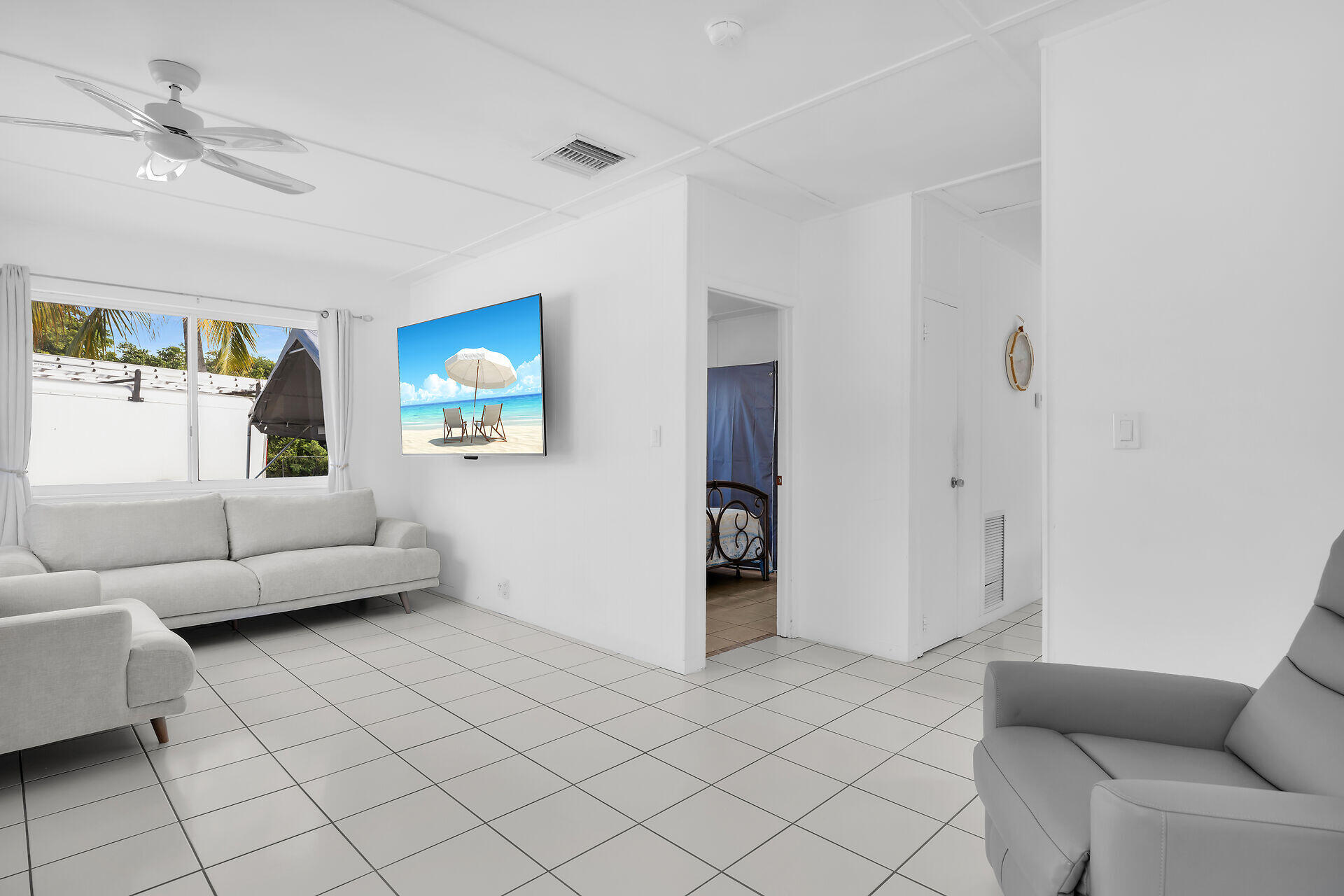 20 Palm Drive Key Largo, FL 33037 - Photo 6 of 47 a living room with furniture and a couch