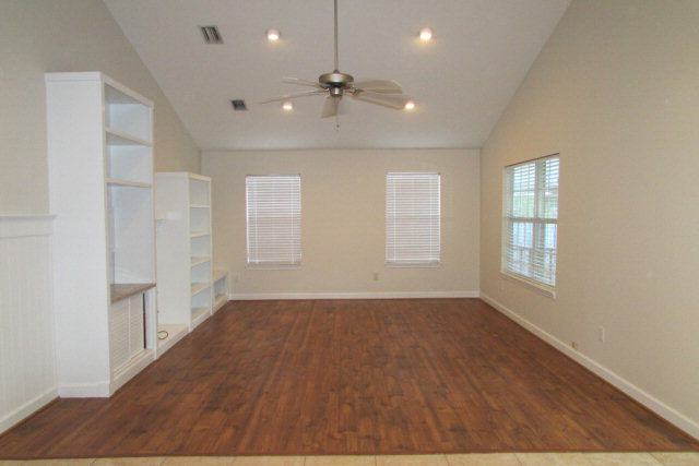 24602 Tarpon Lane Orange Beach, AL 36561 - Photo 4 of 40 Living Room