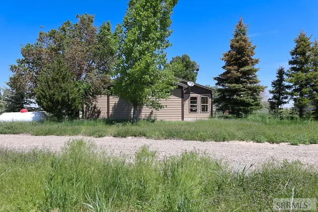 $1,100,000 | 651 South 1300 West, Pingree, ID 83262
