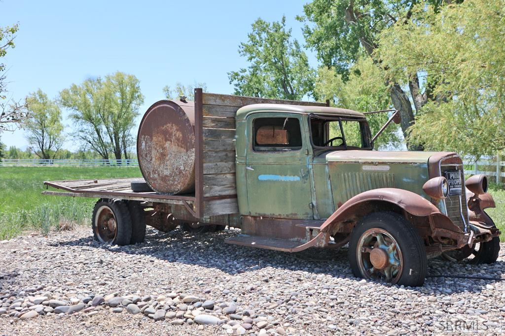 651 South 1300 West Pingree, ID 83262 - Photo 18 of 64