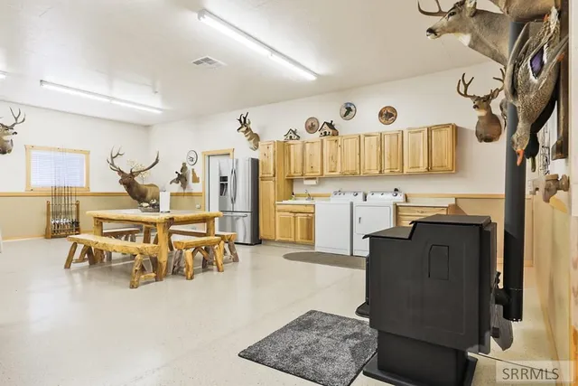 $1,100,000 | 651 South 1300 West, Pingree, ID 83262