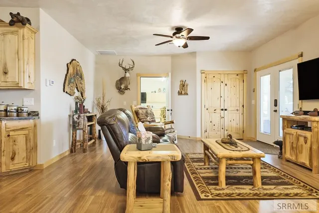 $1,100,000 | 651 South 1300 West, Pingree, ID 83262