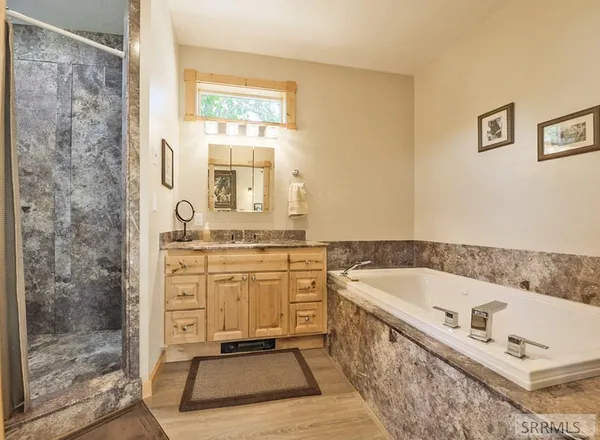 $1,100,000 | 651 South 1300 West, Pingree, ID 83262